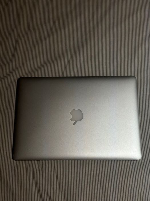 Vendo MacBook Pro 15” Retina (Mid 2014), em bom estado.