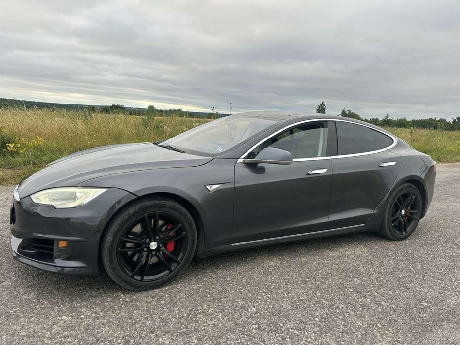 Продаж Tesla MS 75D 2015 рік
