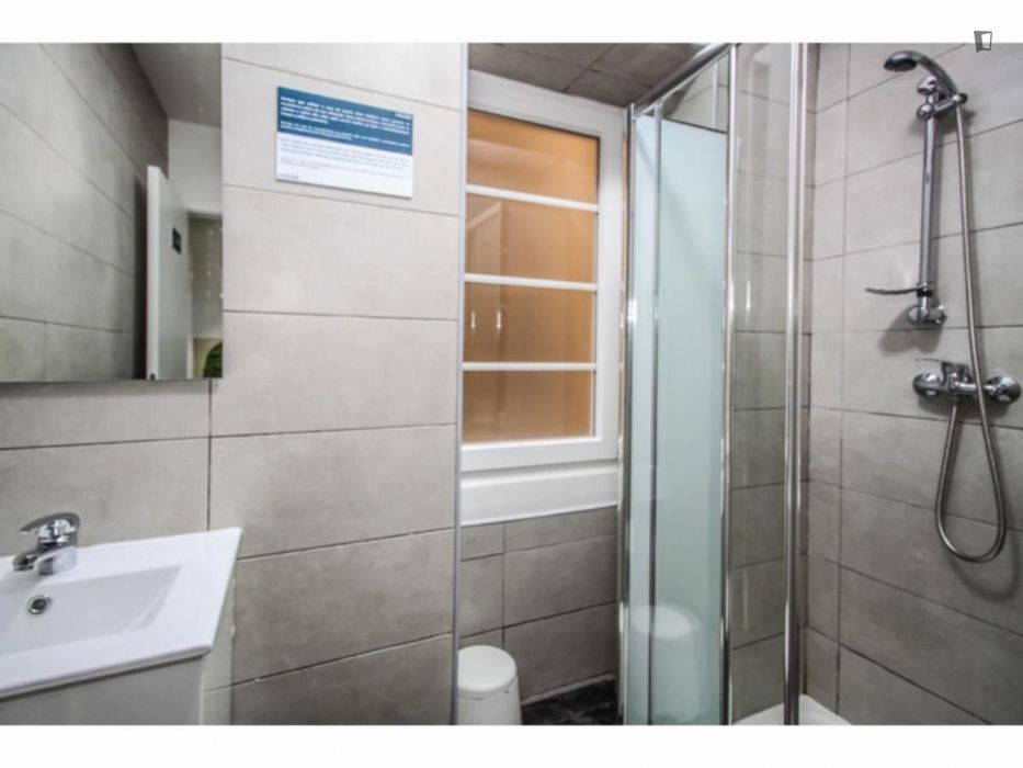 Quarto - localizado em Alameda Lisbon