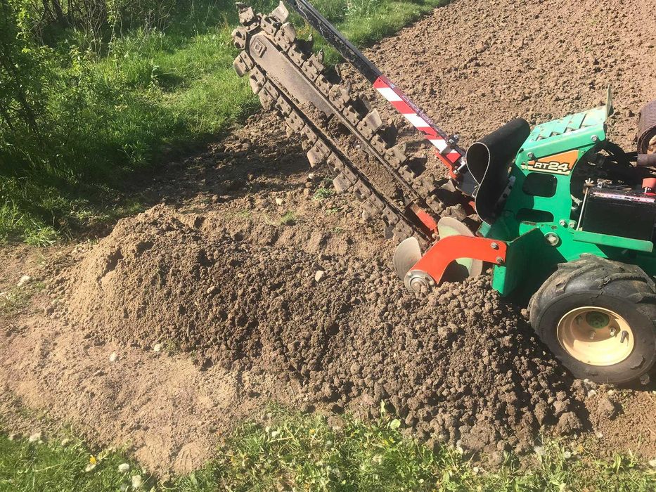 koparka lancuchowa DITCH WITCH Silnik HONDA 22KONI Chlodnica oleju hydraulicznego