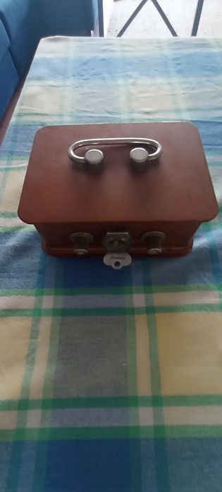 Cofre antigo  Chaves do Areeiro