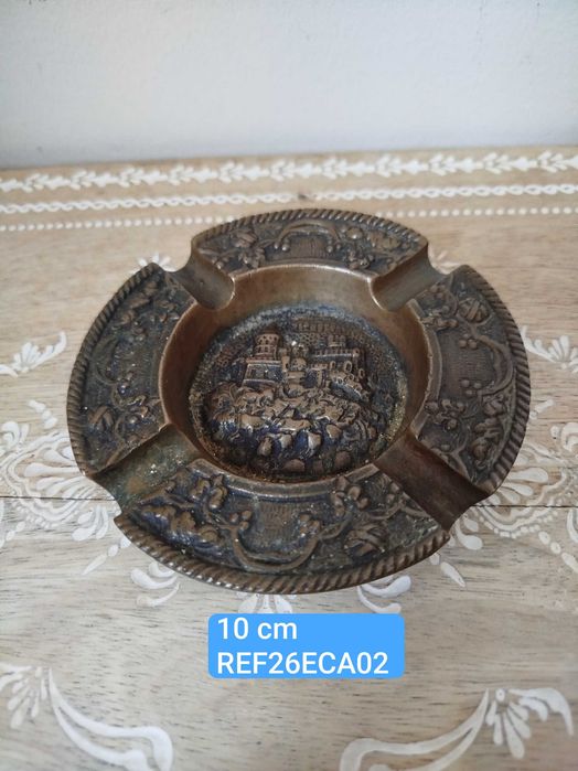 Antigo Cinzeiro em latão maciço "Sintra"