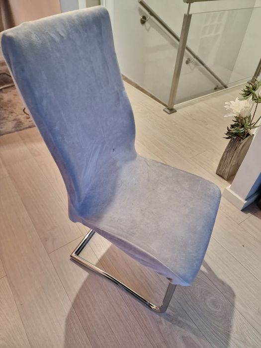 Conjunto 4 cadeiras cinzentas usadas