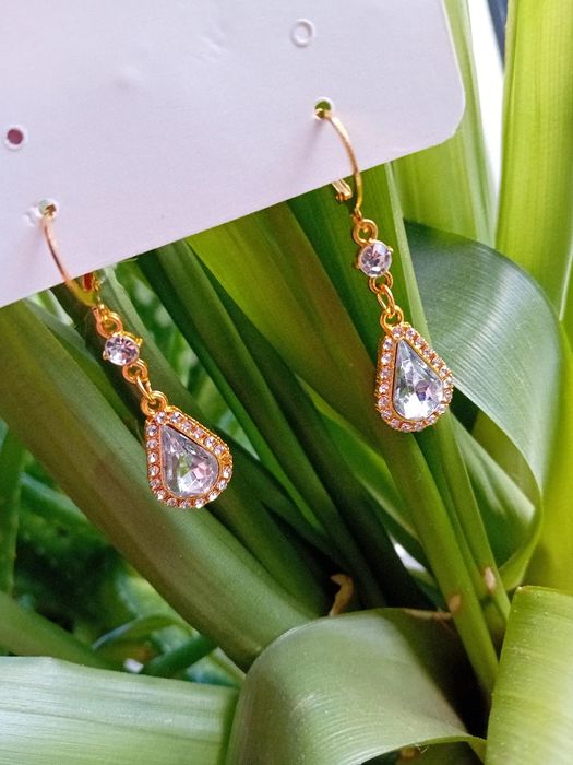 Nowe eleganckie pozłacane kolczyki vintage