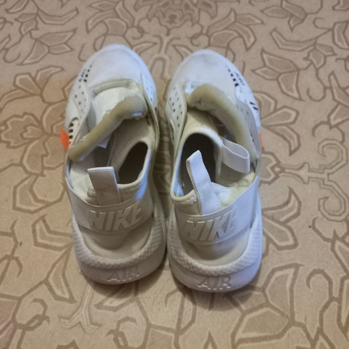 Кросівки білі Nike Air Huarache, розмір 38