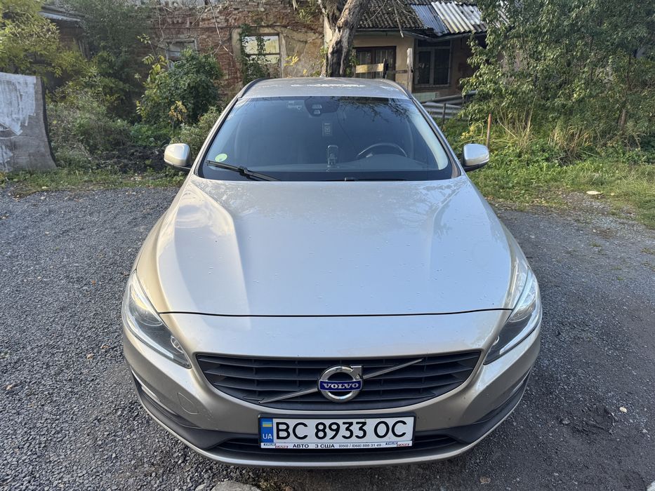 Автомобіль Volvo V60 , 2015 р., 2.0, diz. Мех.к.п.