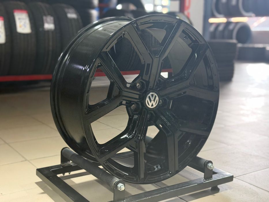 Диски Replica Volkswagen 369 (BLACK AND MILLED) R20*8,5 5x120 ET38 Dia65,1