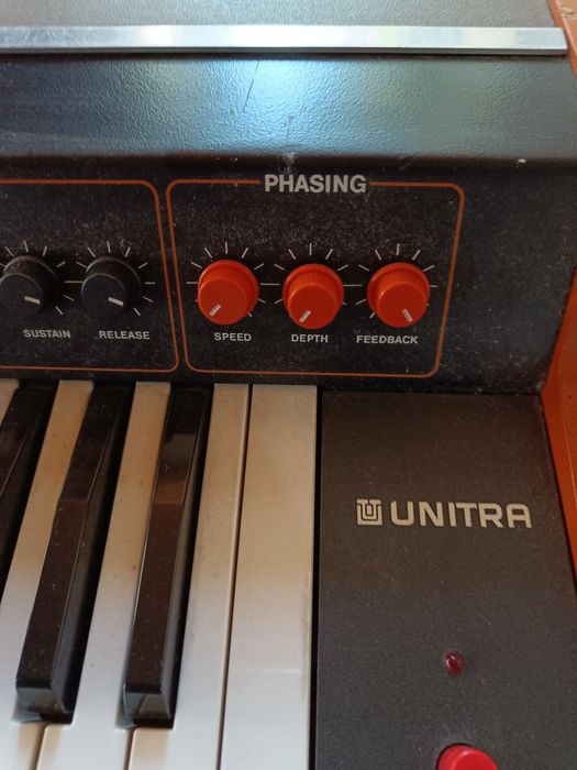Organy/syntezator UNITRA Eltronic 109