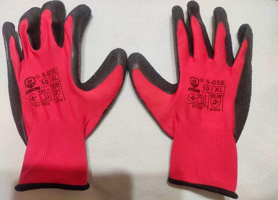 Перчатки прорезиненные