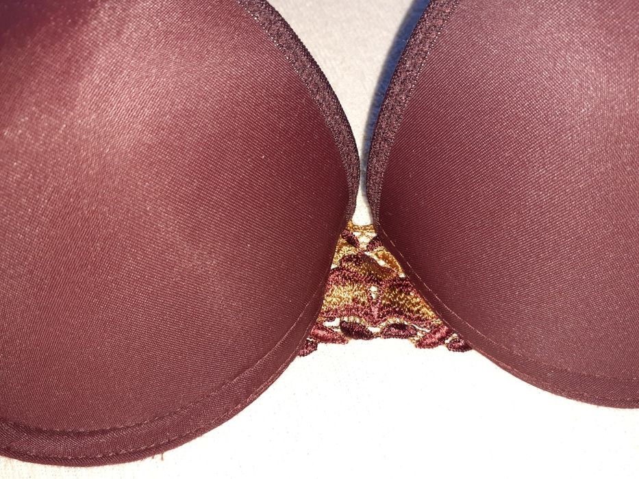 Biustonosz usztywniany