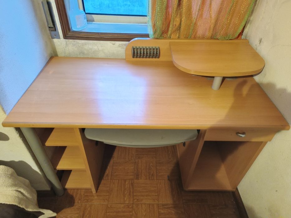Selling a Desk64739231646721121