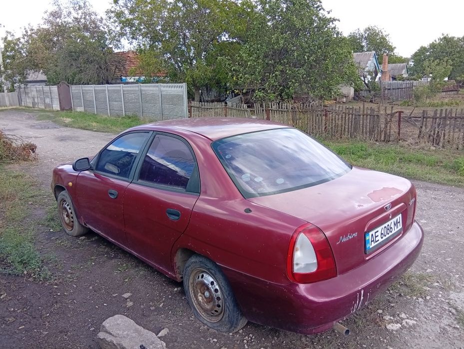 Продам машину nubira 1
