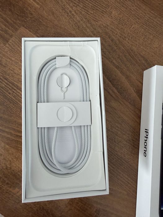 iPhone 16 pro 256GB
