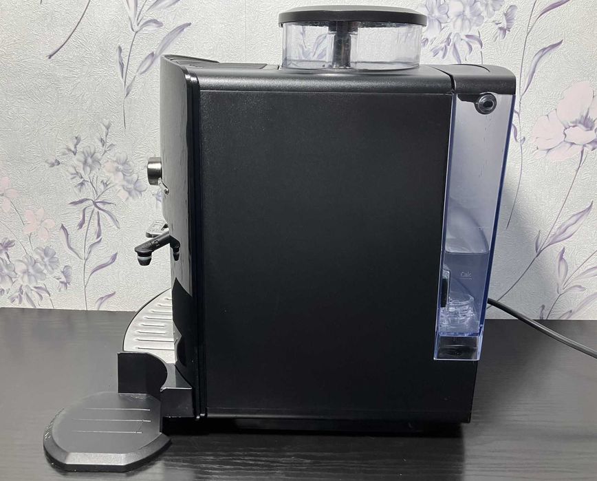 Кавомашина Krups EA82 — автоматична, зернова, для дому / офісу