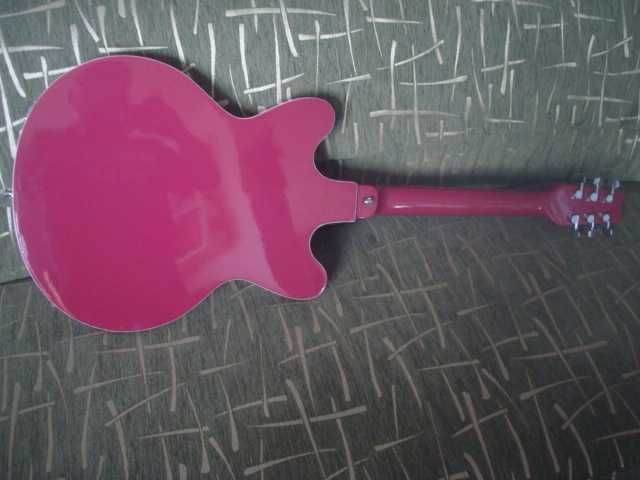 Продам электрогитару