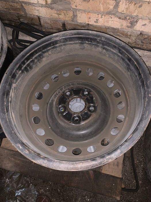 Продам диск колесний на Тойота камрі