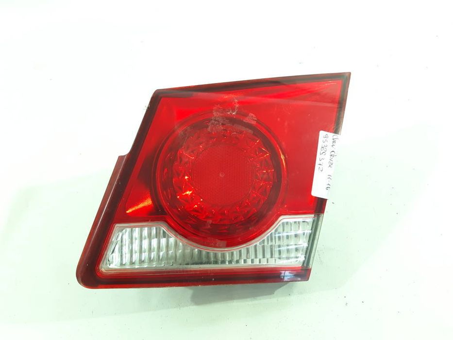 Ліхтар кришки багажника правий (подряпини маленький скол)Chevrolet Cruze 2011-2016 95389372