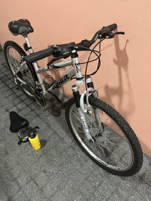 Bicicleta Alumínio Suspensão Frontal BTT 26" + Acessórios