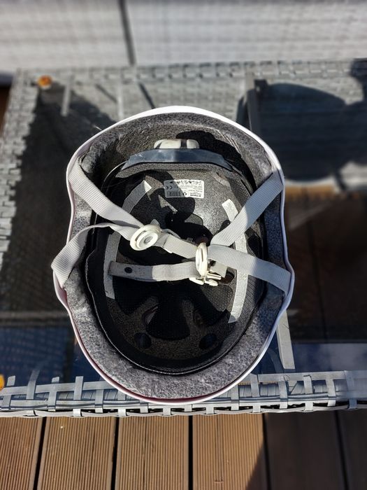 Kask dzieciecy 50-54 cm bialo-różowy rowerowy na hulajnogę na rolki