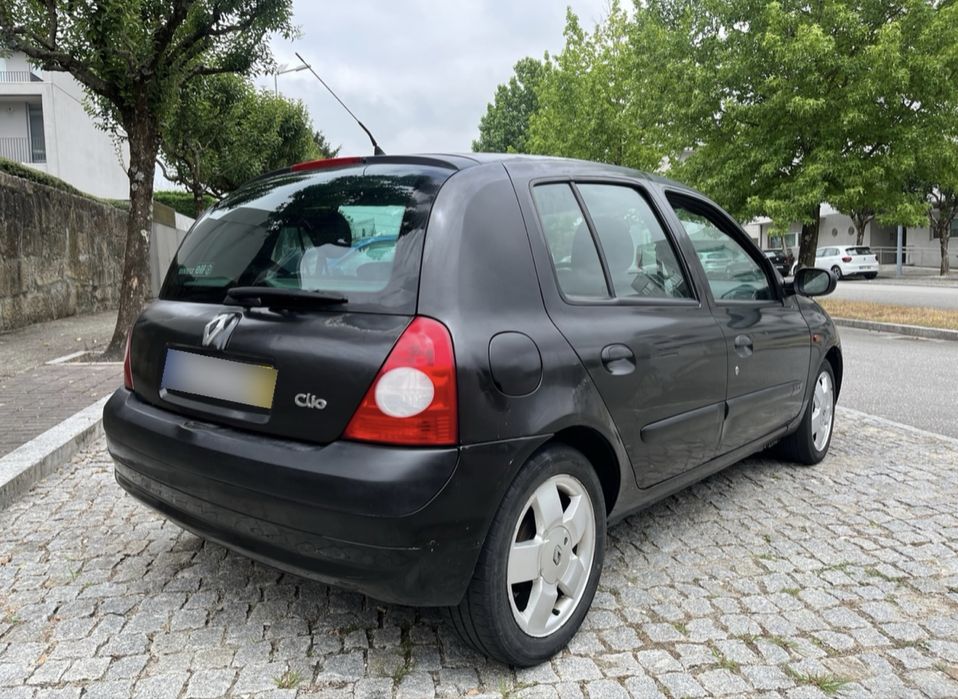 Renault Clio 1.5 DCI - 2002 5 Lugares