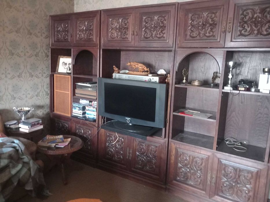 Móvel de sala com vários módulos