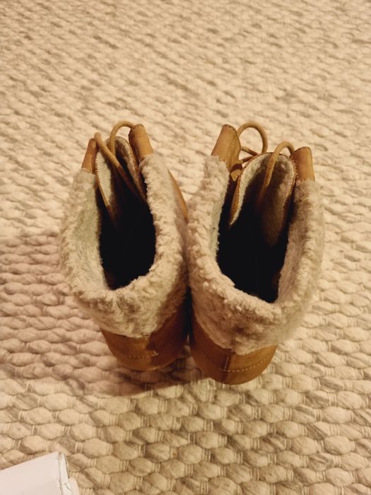 Zamszowe botki na obcasie