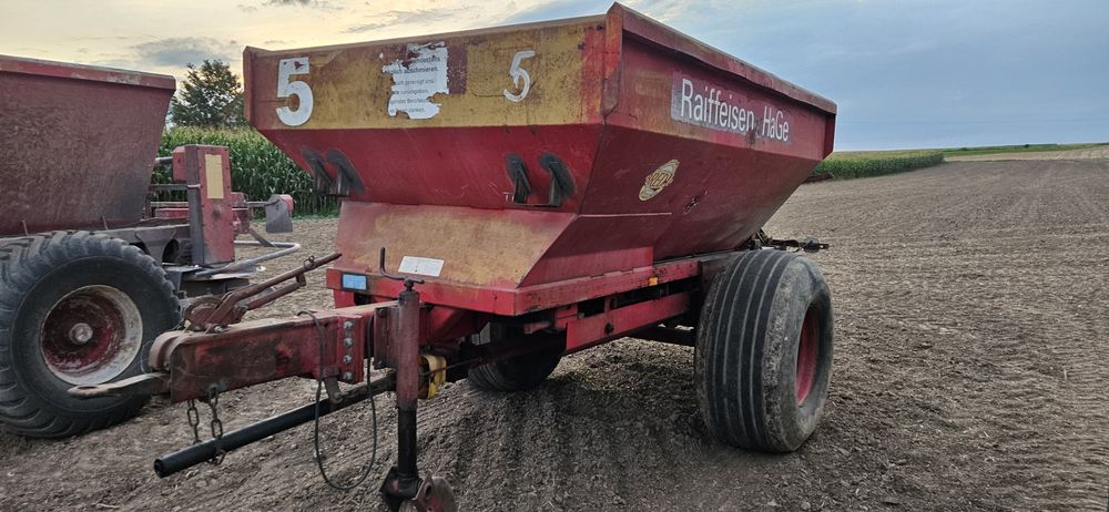 Rozsiewacz wapna bredal 6 ton.