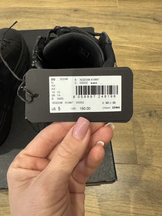 Оригінальні жіночі черевики Armani Exchange