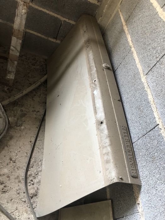 Mala cofre Renault 9