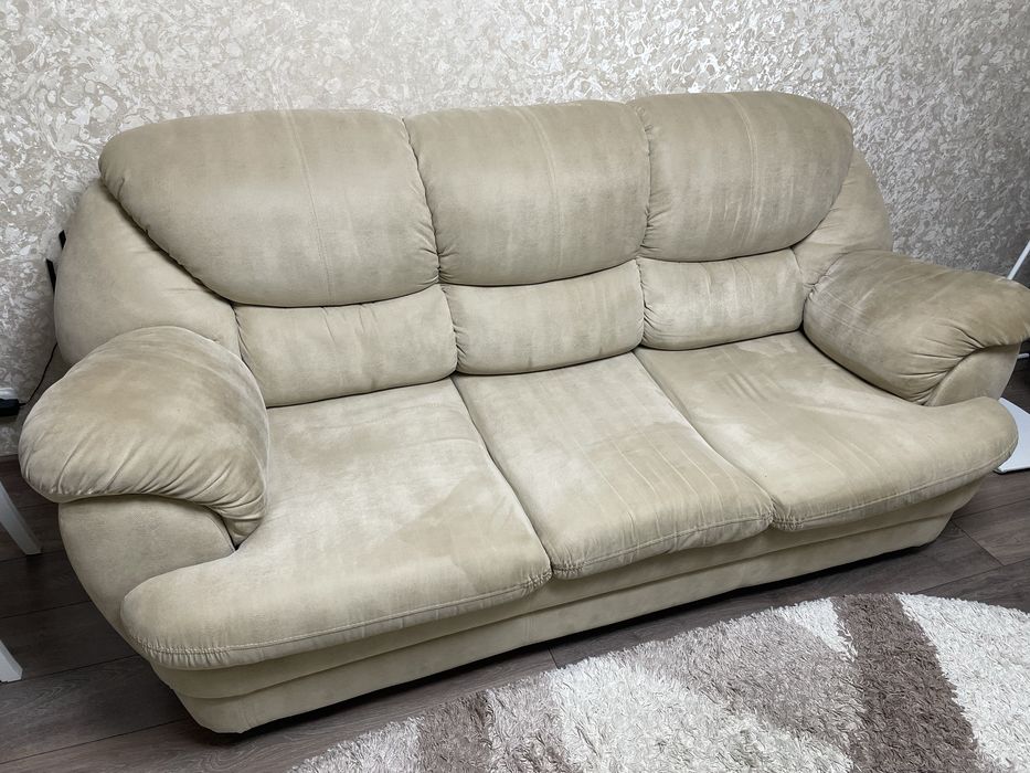 Меблі у вітальню