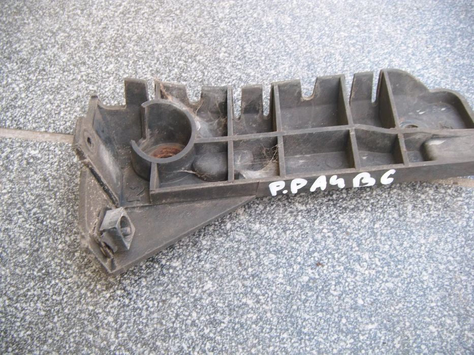 audi a4 b6   ślizg zderzaka prawy przód