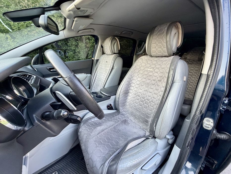 Peugeot3008  1,6 диз 2009 рік автомат