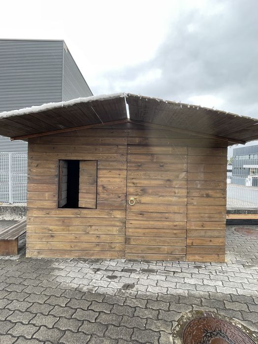 Casa em madeira em moldes facil transportar