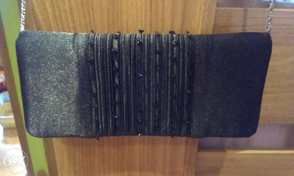 Torebka, kopertówka, czarna z cekinami