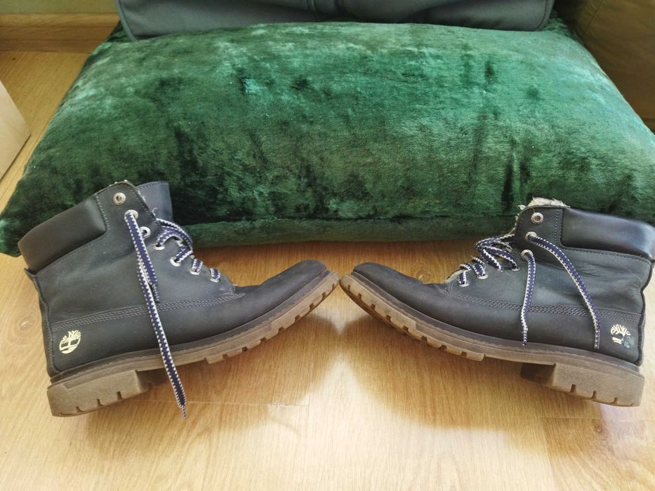Продаются женские, зимние ботинки "Timberland".