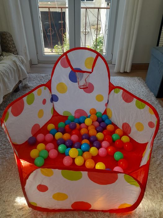 Piscina com bolas de plástico Novo