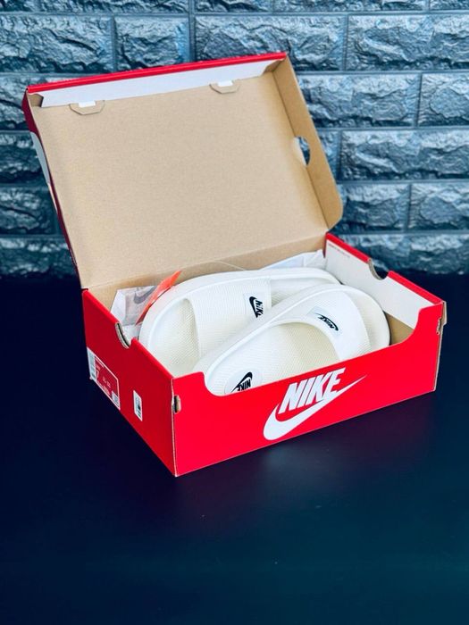 Женские шлепки тапочки Nike/шлепанцы для улицы/ качественные слансы