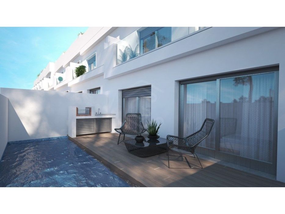 Moradia em banda T3, piscina e terraço com vista mar, Fuseta, Algarve