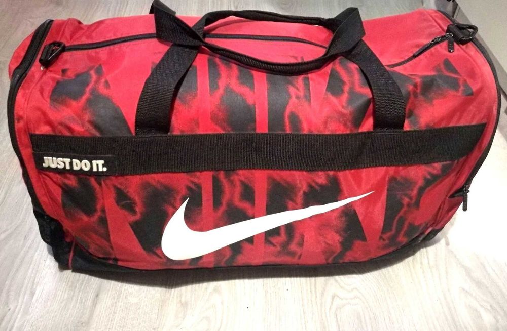Duża Torba Sportowa NIKE Czerwona poj. 60l