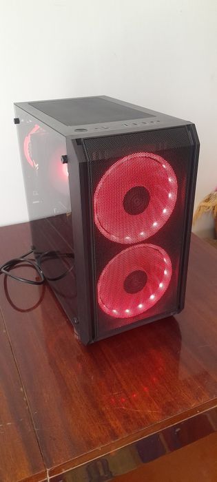 Персональний комп'ютер QUBE.