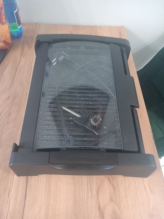 Grill elektryczny Raven EGE001N