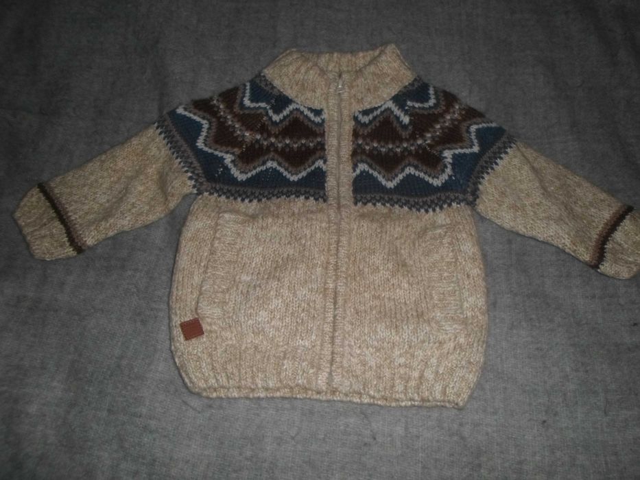 casaquinho novo com etiqueta para bebés