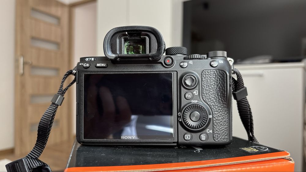 Sony A7 III + FE 28–70 mm — zadbany zestaw, gwarancja/serwis do 08.09.2028
