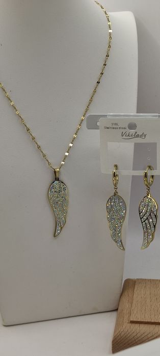 Celebrytka stal chirurgiczna