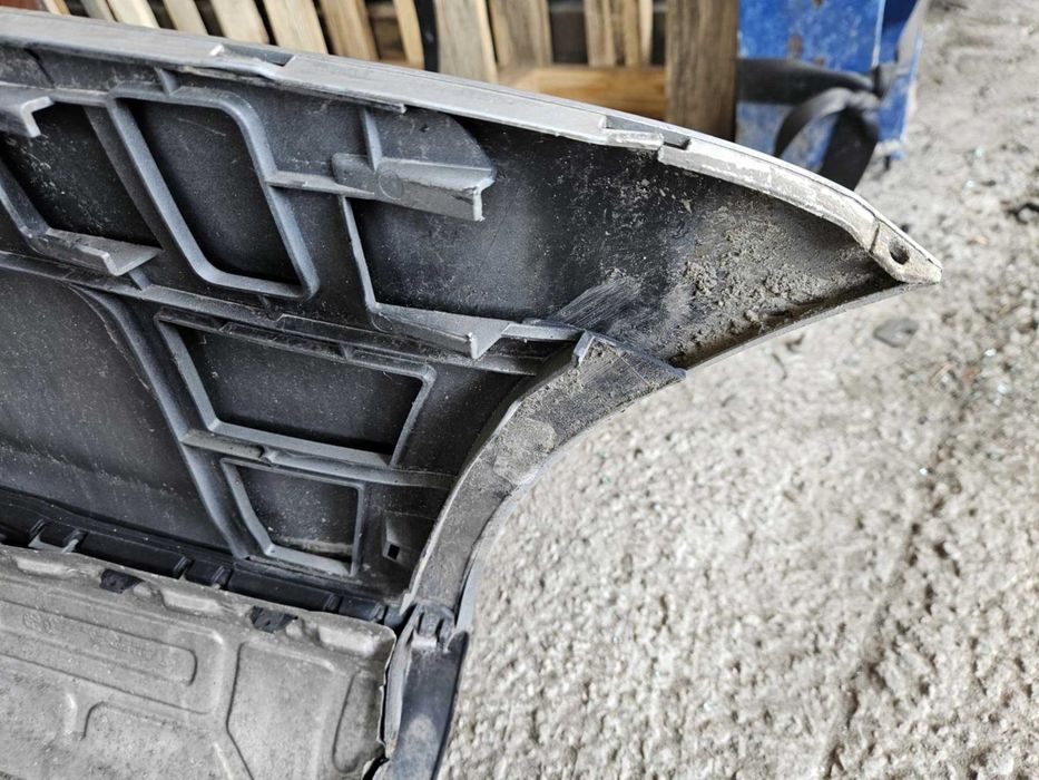 Zderzak Tył Tylny VW Golf V Kombi KD LAKIERU LA7W