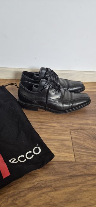 Lakierki, eleganckie buty Ecco 42