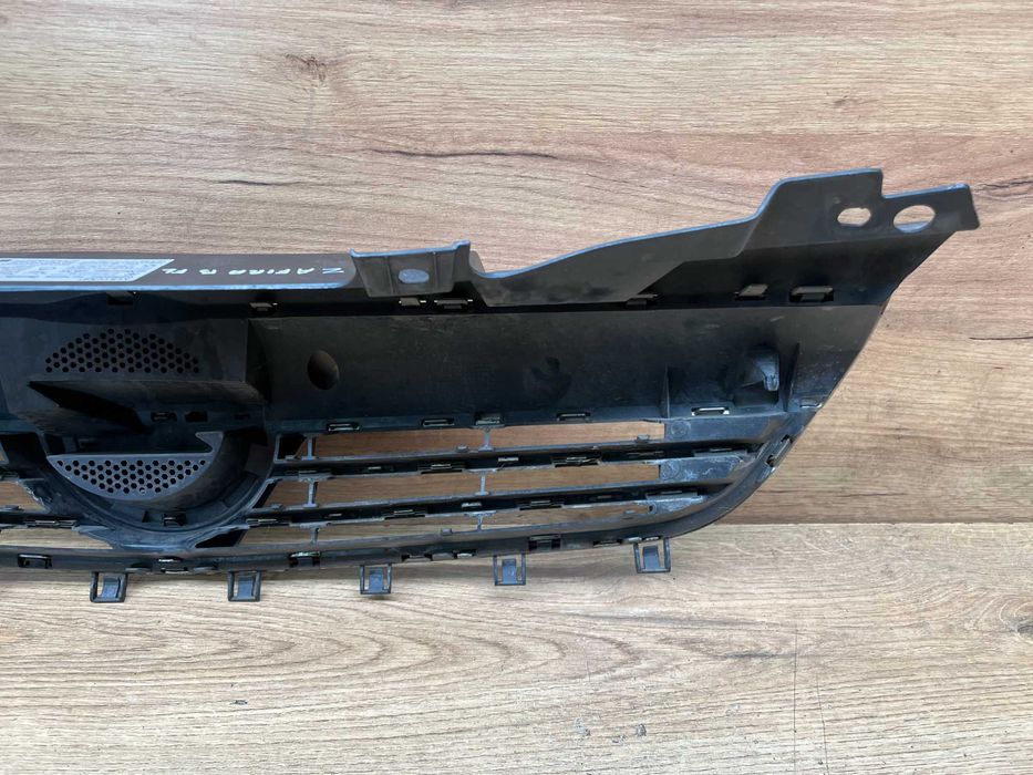 Grill/atrapa/kratka zderzaka Opel Zafira B lift