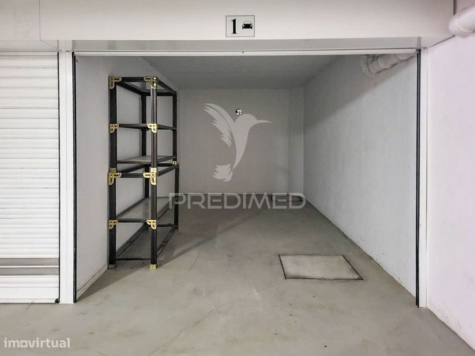 Garagem Fechada (box), em Évora