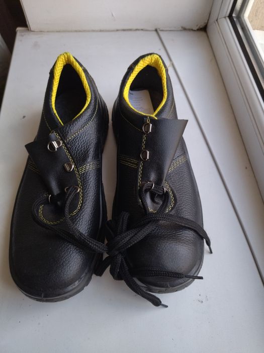 Ботинки рабочие продам