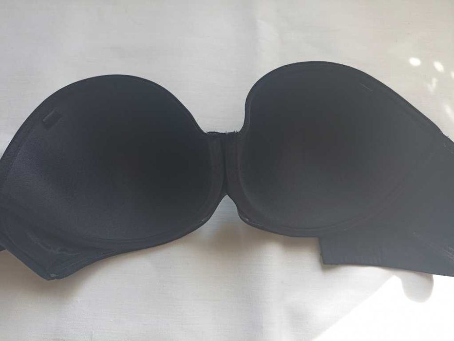 Бюстгальтер без шлеек TU EUR 40C/90С поролон косточка силикон черный